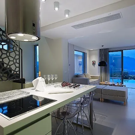 Youphoria Sea View Villa *